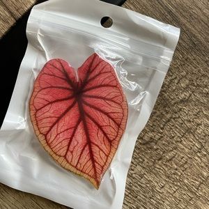 Acrylic leaf phone grip